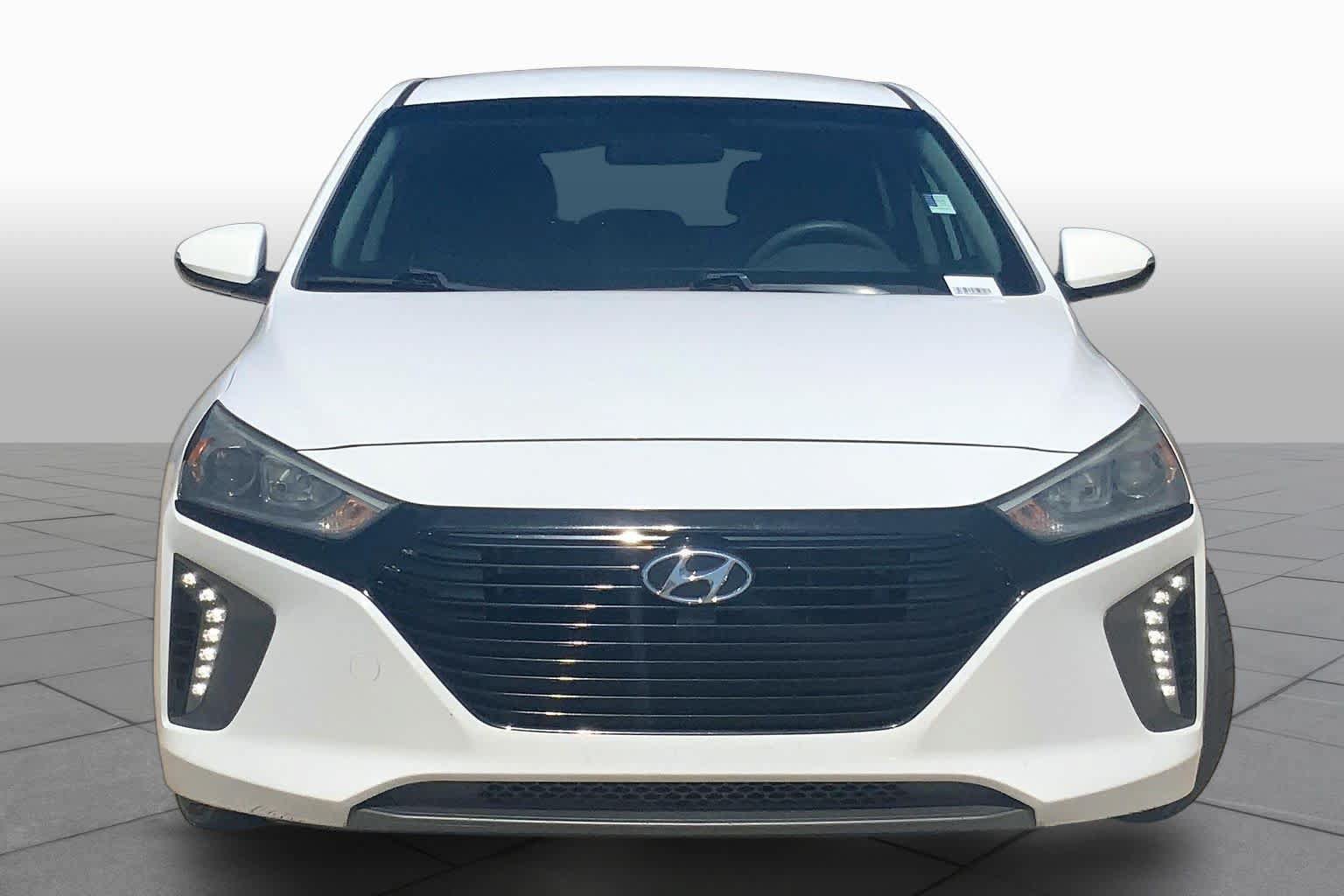 Used 2017 Hyundai Ioniq SEL FWD image 4