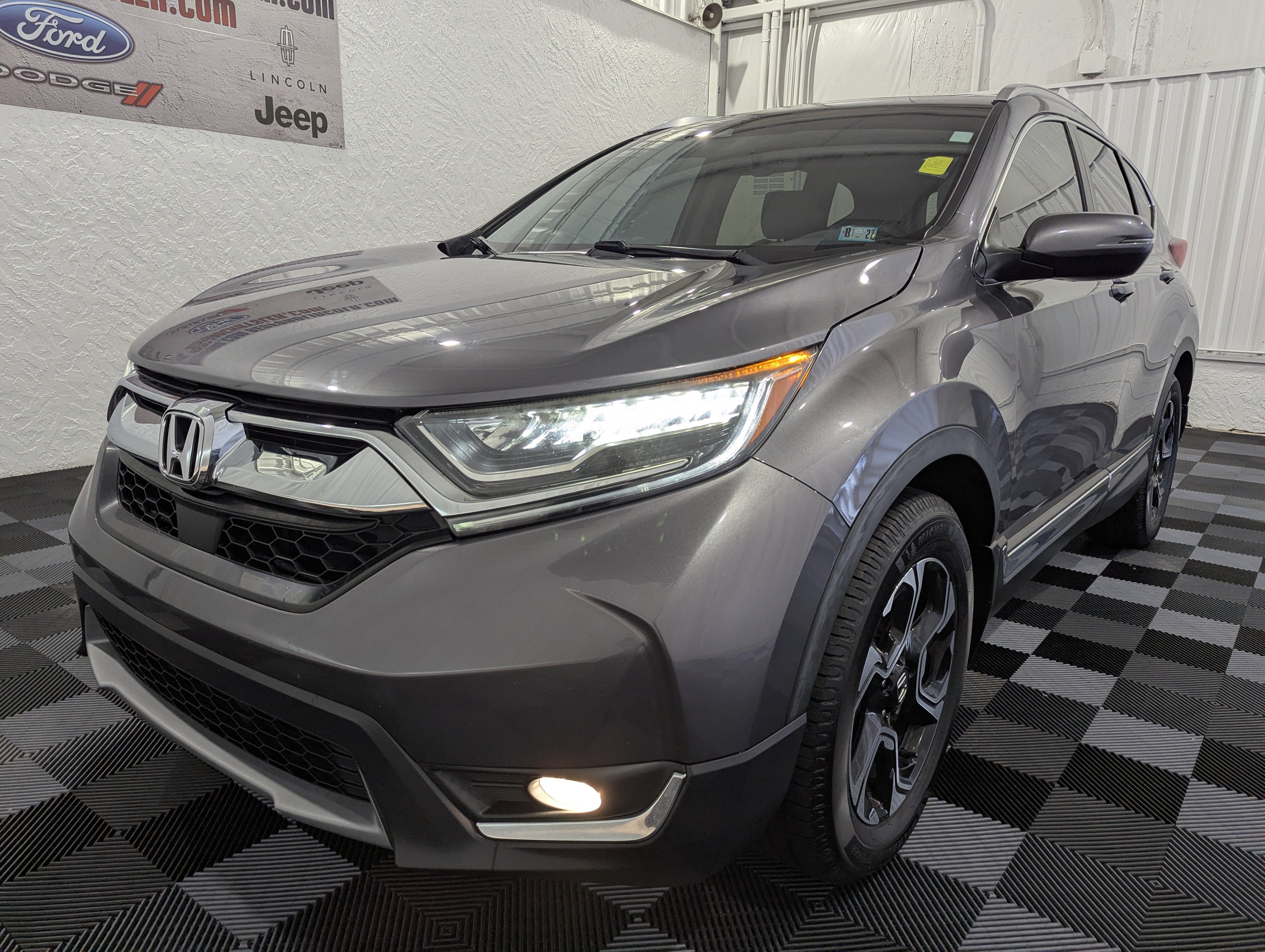 Used 2019 Honda CR-V Touring image 3