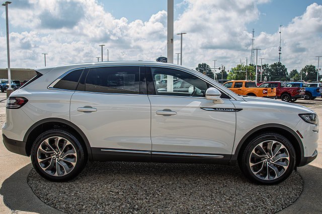 Used 2022 Lincoln Nautilus Reserve w/ Equipment Group 201A AWD/4WD image 6