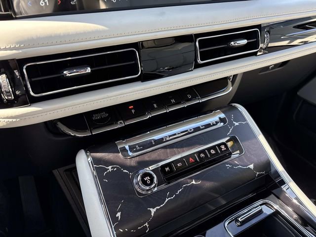 New 2025 Lincoln Aviator Black Label w/ Jet Appearance Package AWD/4WD image 30