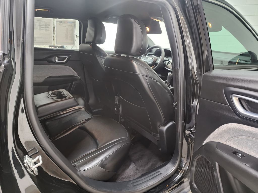 Used 2023 Jeep Compass Latitude AWD/4WD image 29