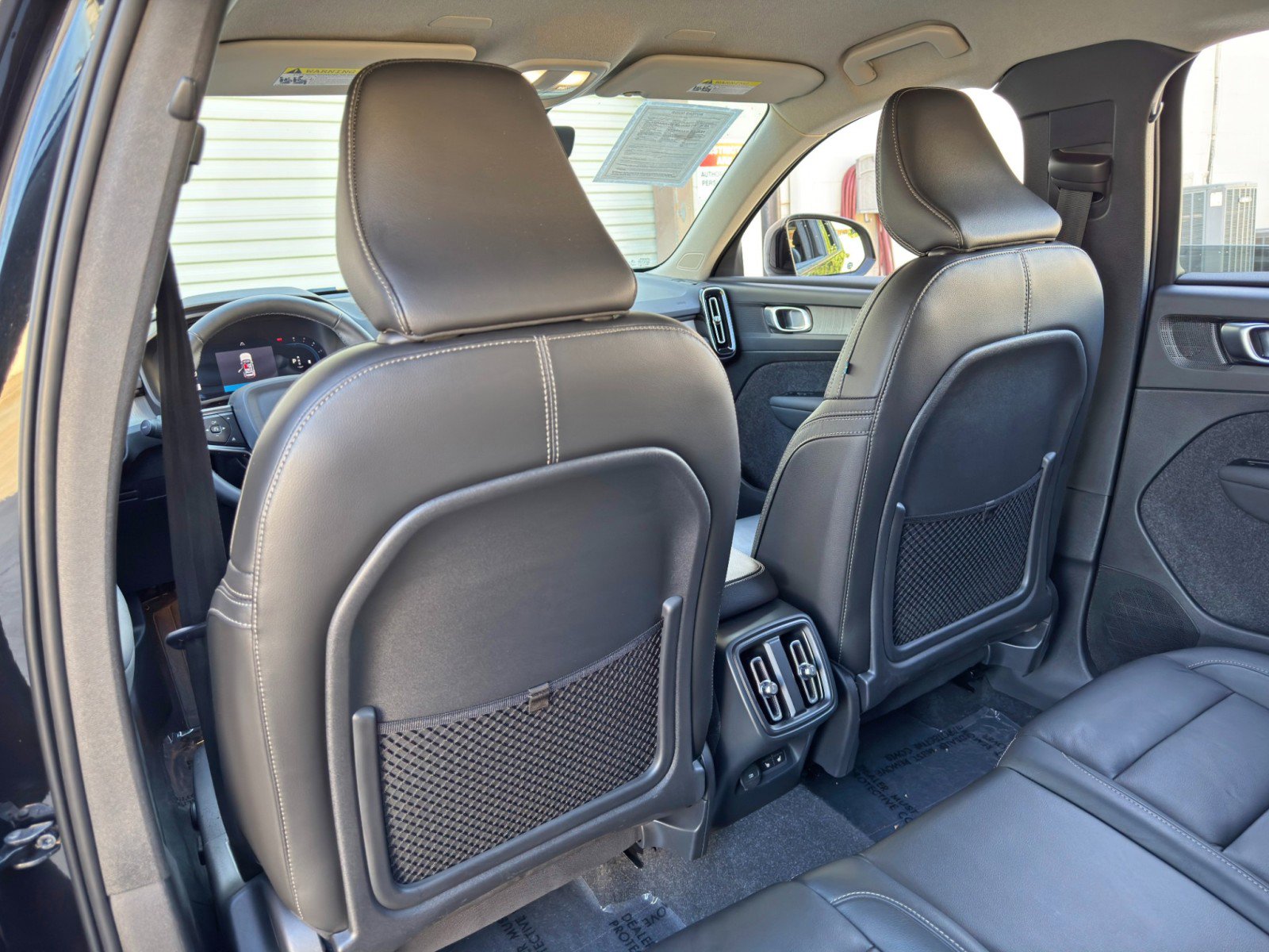 Used 2023 Volvo XC40 B5 Core w/ Protection Package Premier AWD/4WD image 32