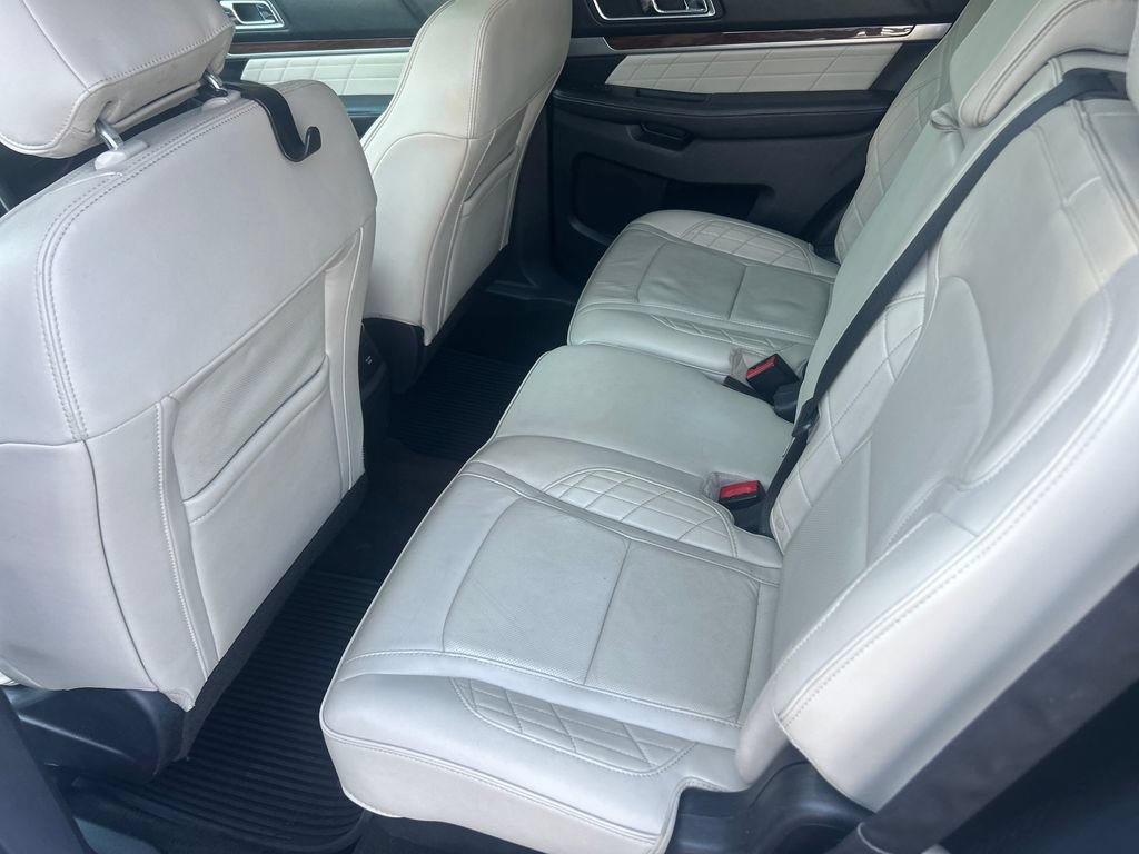 Used 2016 Ford Explorer Platinum AWD/4WD image 30