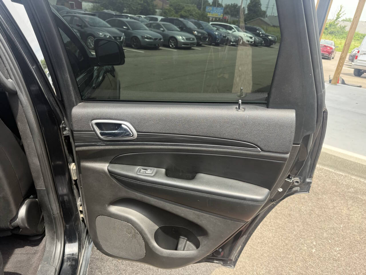 Used 2019 Jeep Grand Cherokee Limited AWD/4WD image 15