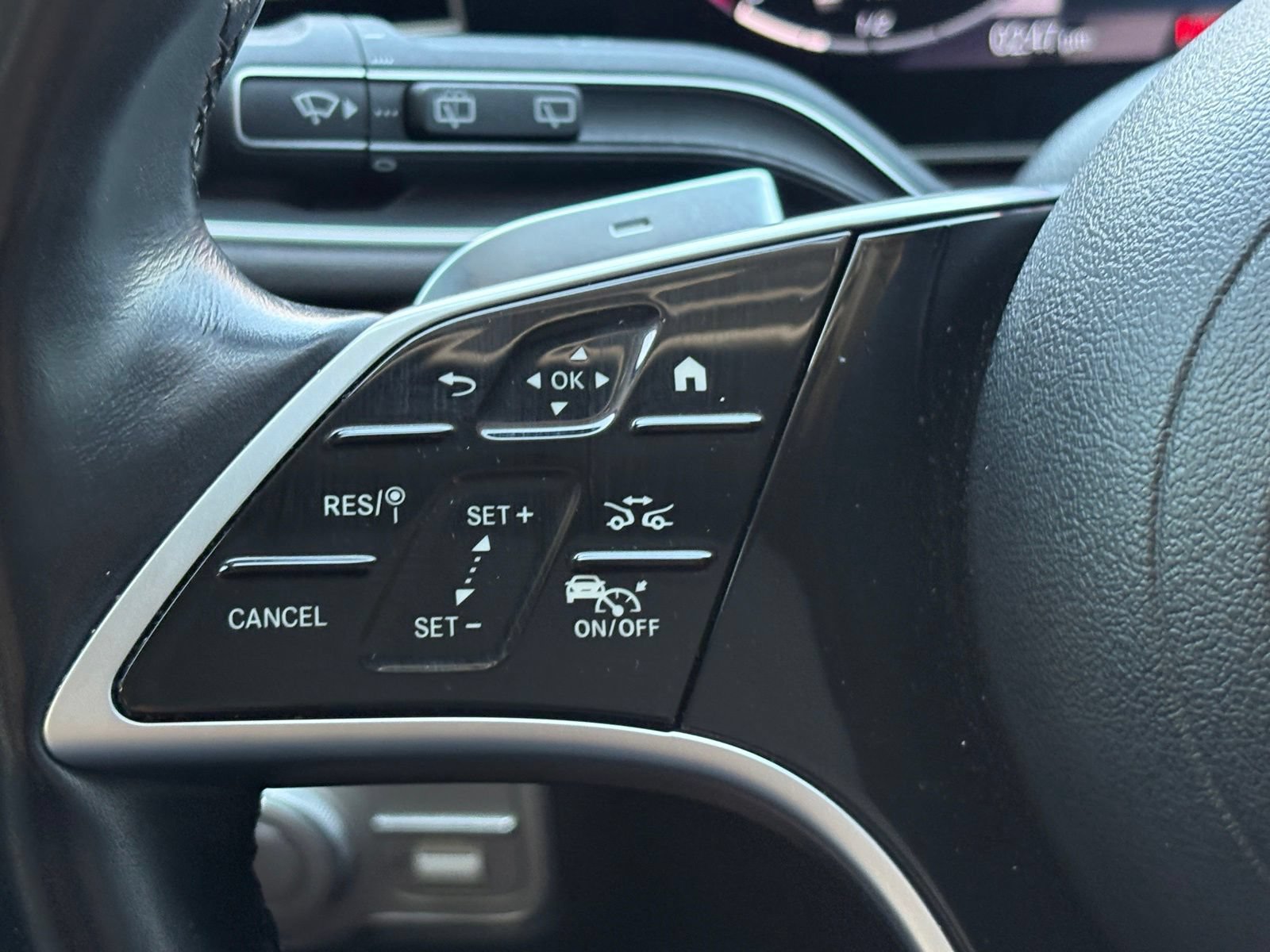 Used 2024 Mercedes-Benz GLS 450 4MATIC image 19
