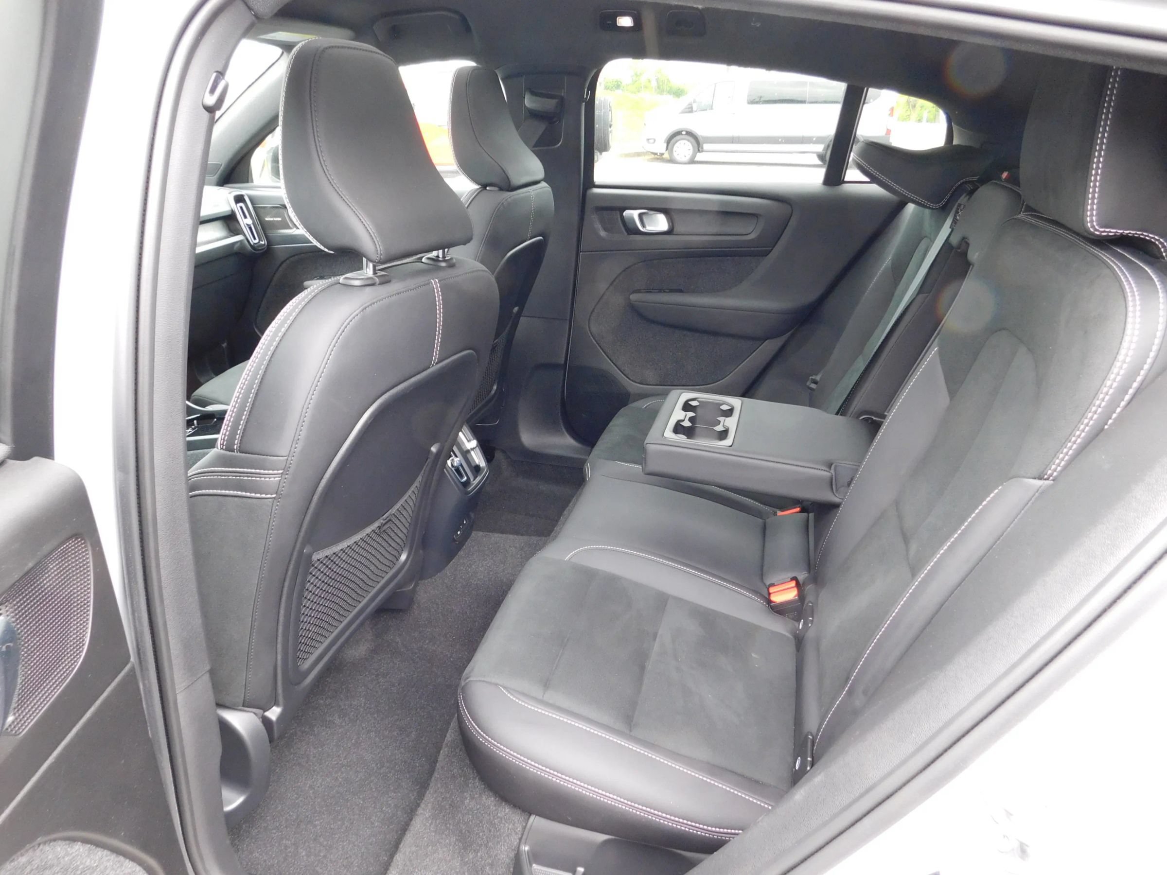 Used 2023 Volvo C40 P8 Recharge Ultimate AWD/4WD image 12