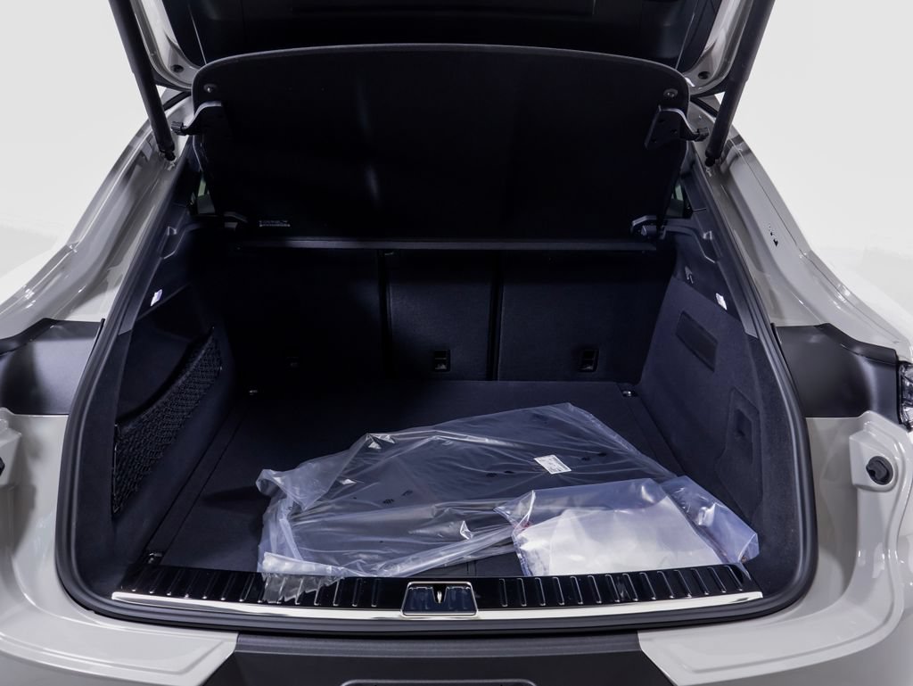 New 2026 Porsche Cayenne Coupe AWD/4WD image 24