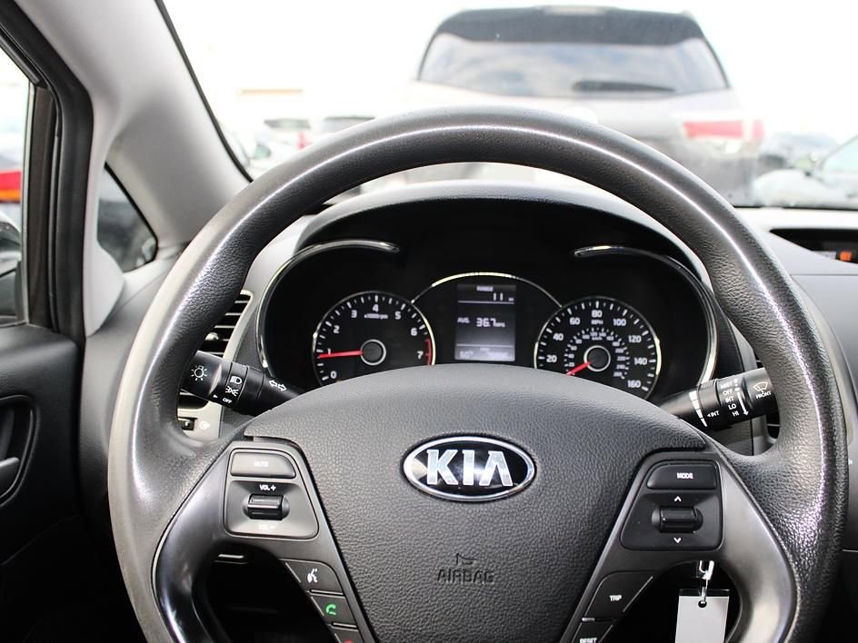 Used 2017 Kia Forte LX image 12