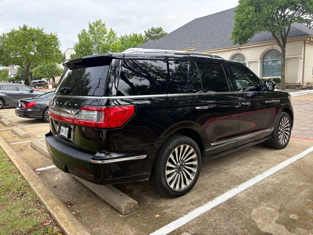 Used 2018 Lincoln Navigator Reserve w/ Technology Package AWD/4WD image 10