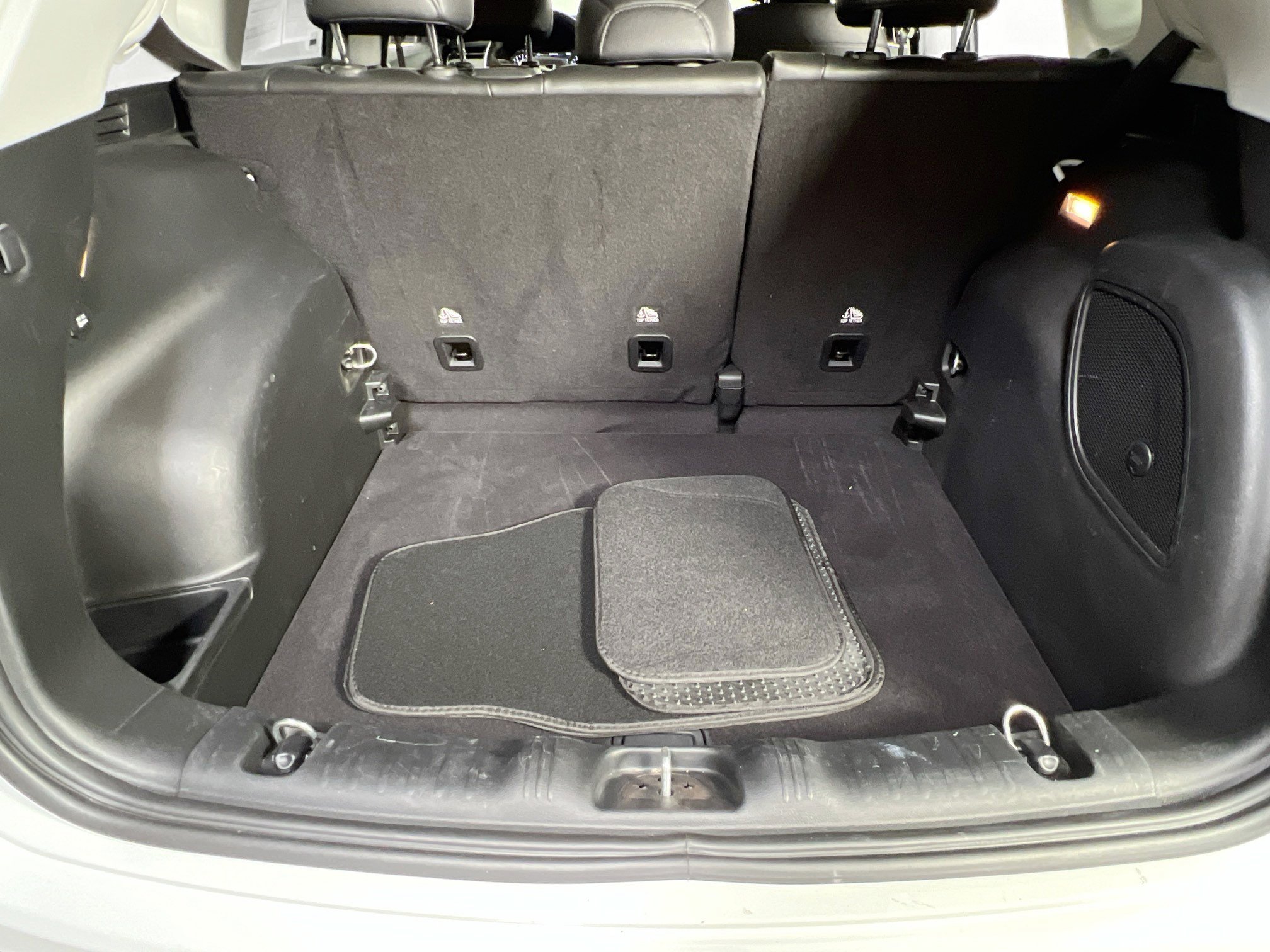 Used 2022 Jeep Compass Latitude w/ Sun and Sound Group AWD/4WD image 24