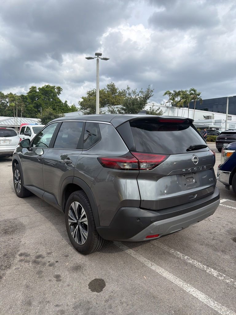 Used 2023 Nissan Rogue SV FWD image 3