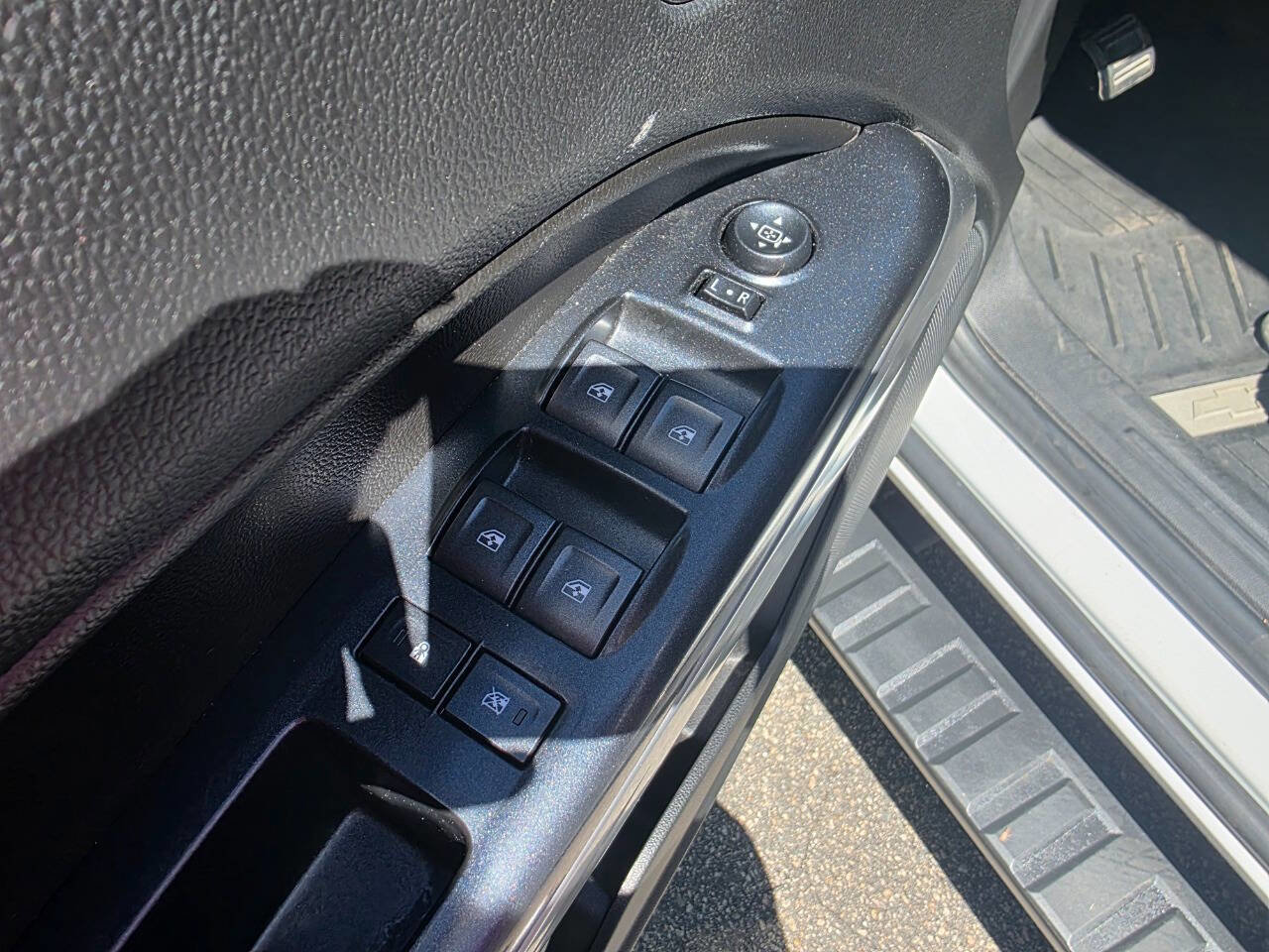 Used 2021 Chevrolet Colorado LT w/ LT Convenience Package image 12