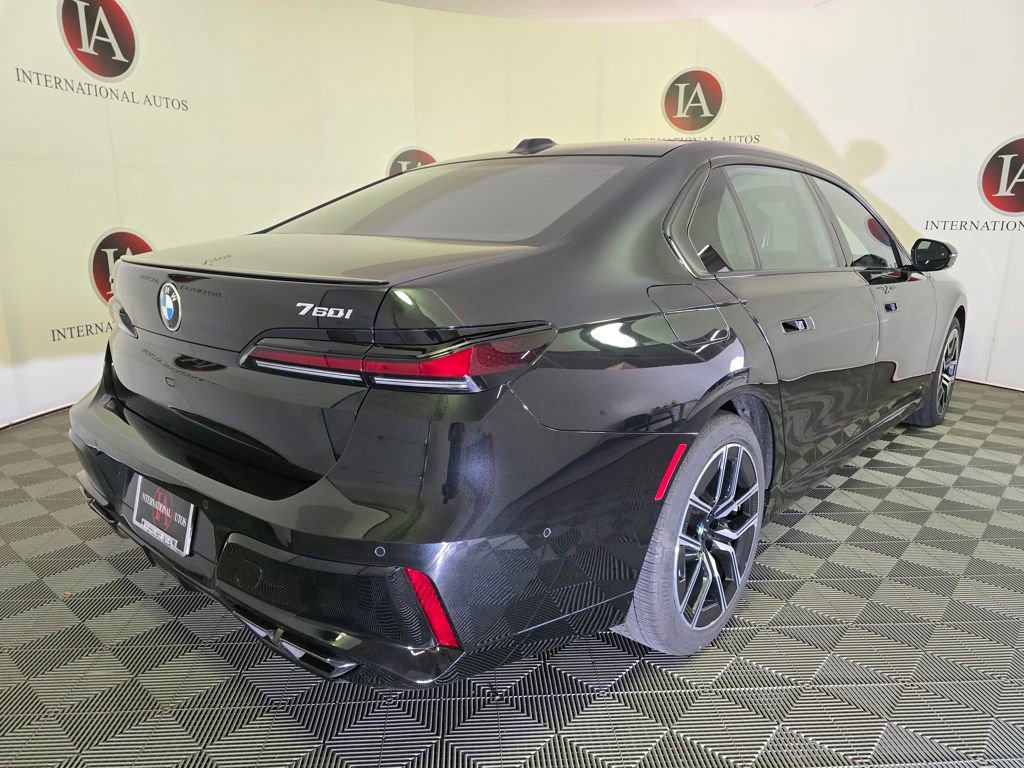 Used 2024 BMW 760i xDrive w/ Executive Package image 4