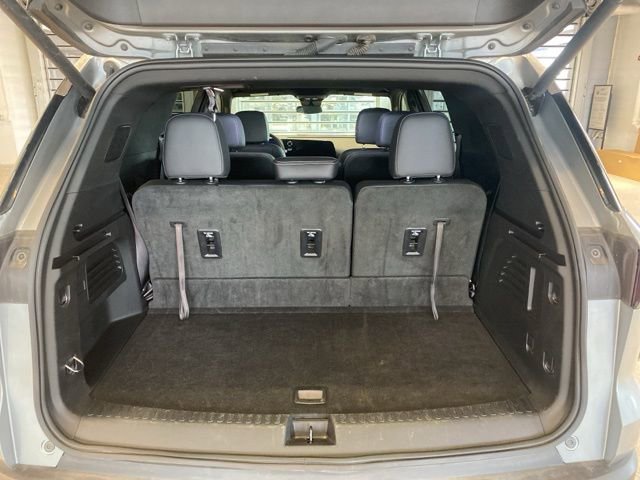 Used 2025 Chevrolet Traverse LT AWD/4WD image 7