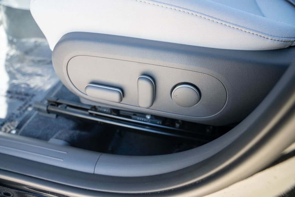 Certified 2025 Hyundai Kona SEL image 17