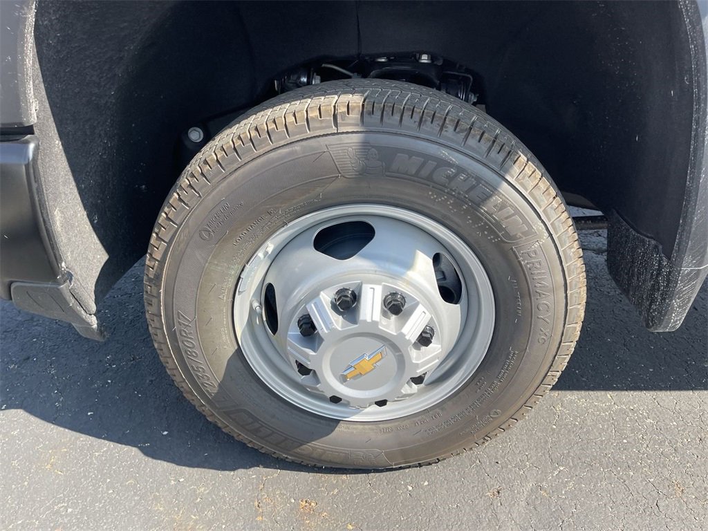 New 2025 Chevrolet Silverado 3500 W/T image 6