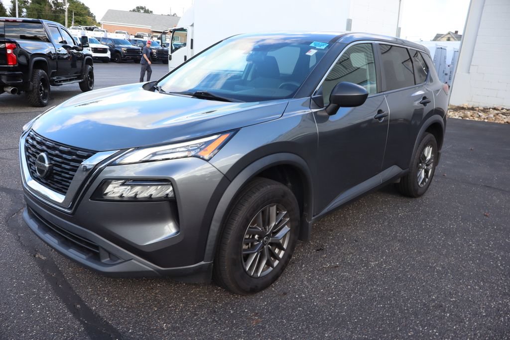 Used 2021 Nissan Rogue S AWD/4WD image 2