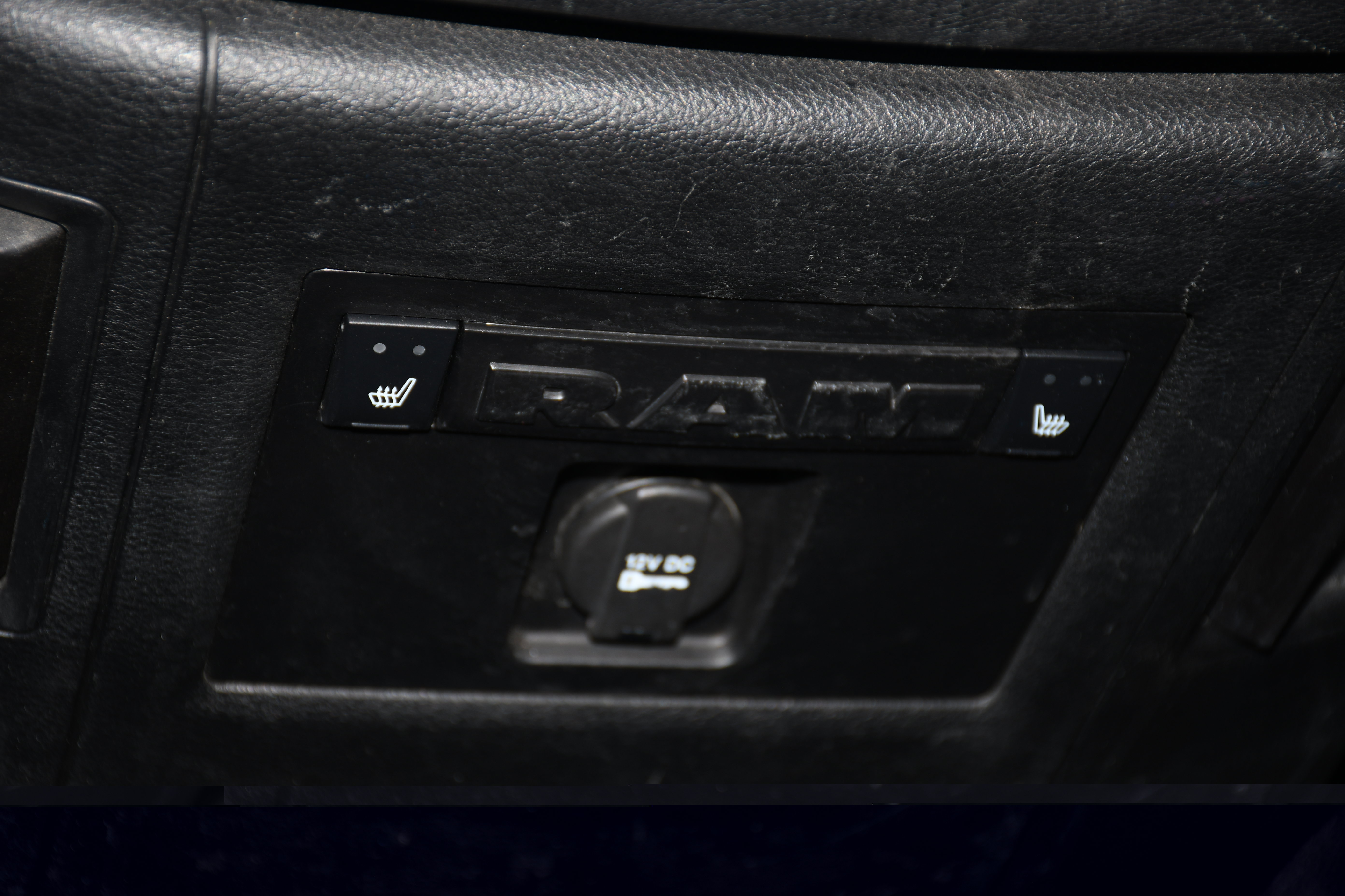 Used 2016 RAM 2500 Laramie w/ Sport Appearance Group AWD/4WD image 17