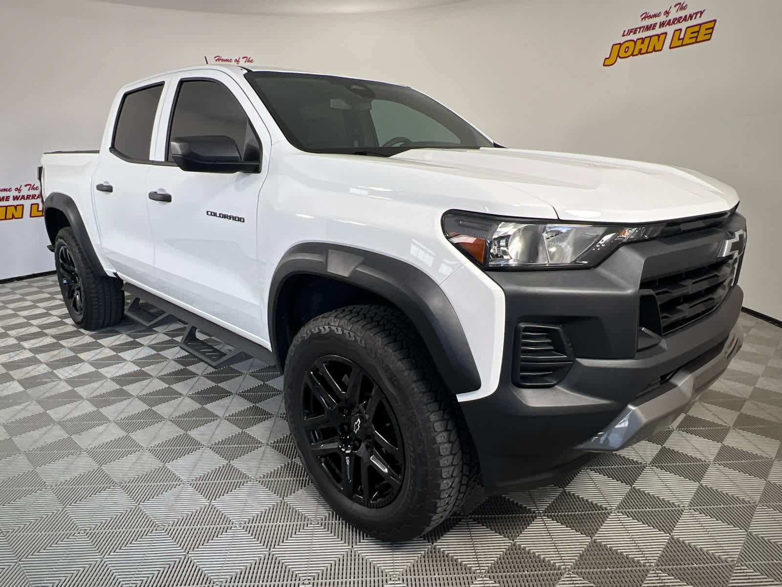 Used 2024 Chevrolet Colorado Trail Boss w/ Advanced Trailering Package AWD/4WD image 8
