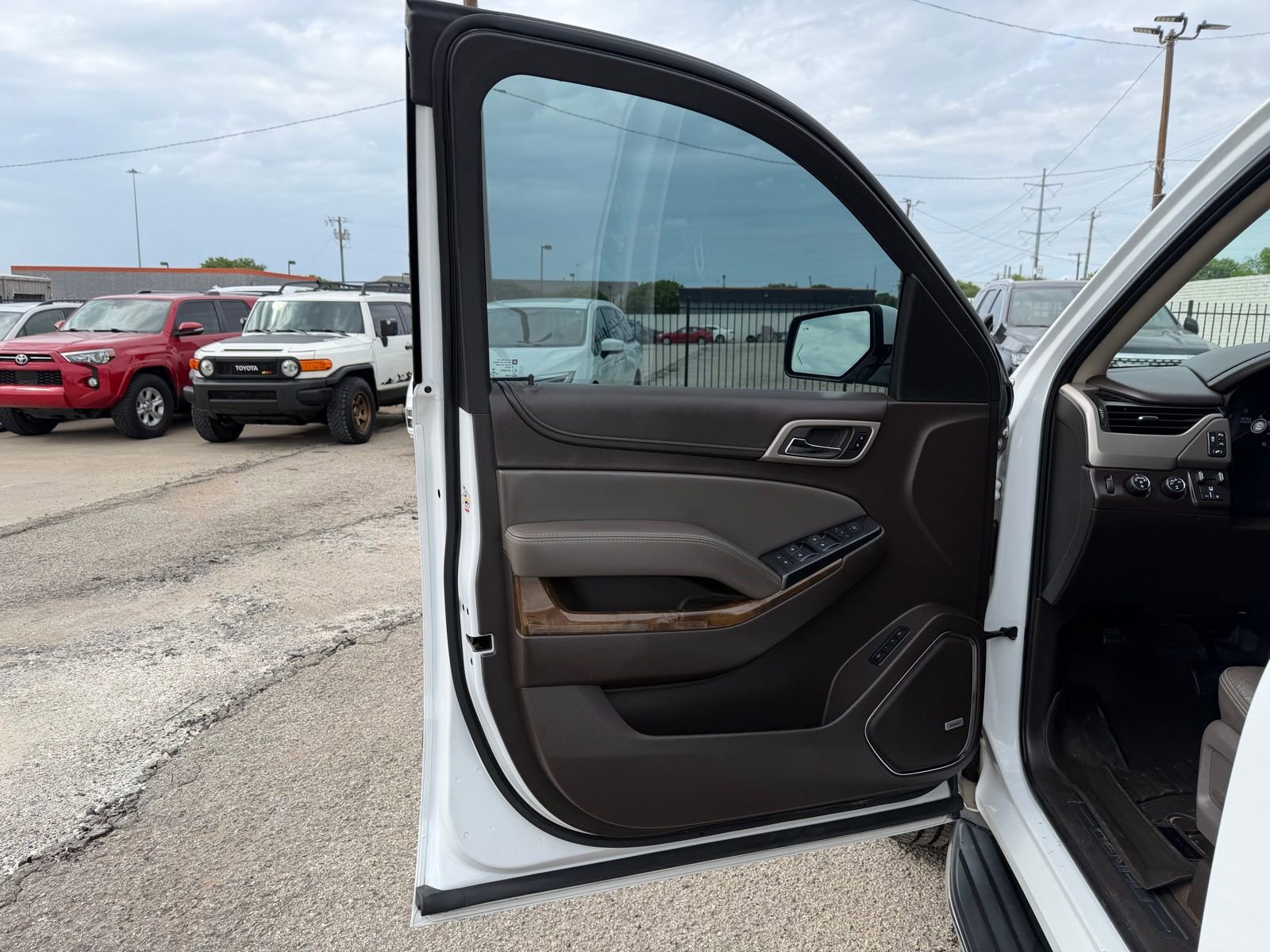 Used 2016 GMC Yukon Denali w/ Open Road Package AWD/4WD image 19
