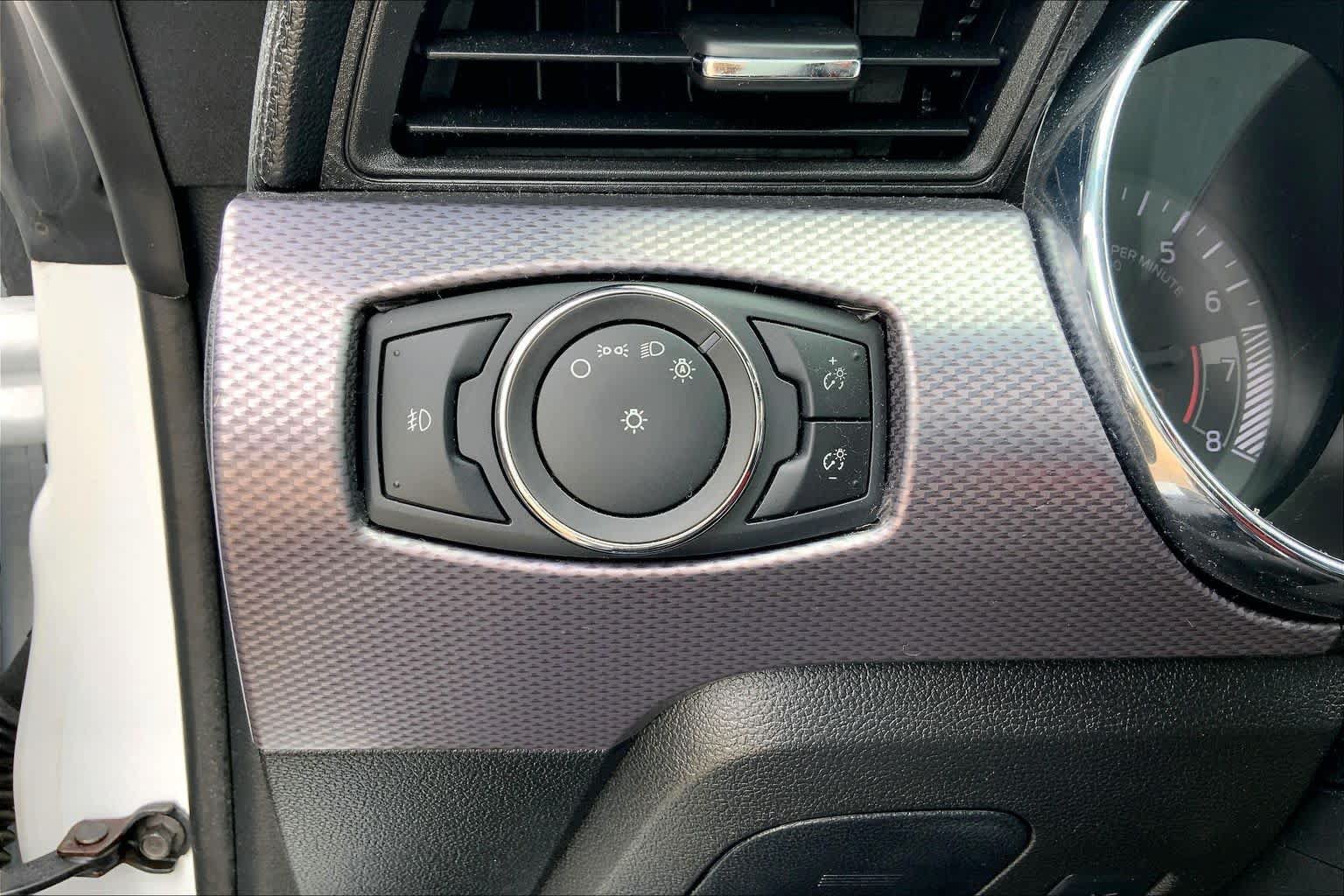 Used 2015 Ford Mustang Coupe RWD image 28