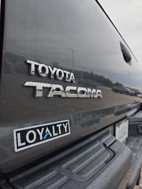 Used 2015 Toyota Tacoma PreRunner w/ Convenience Package RWD image 17