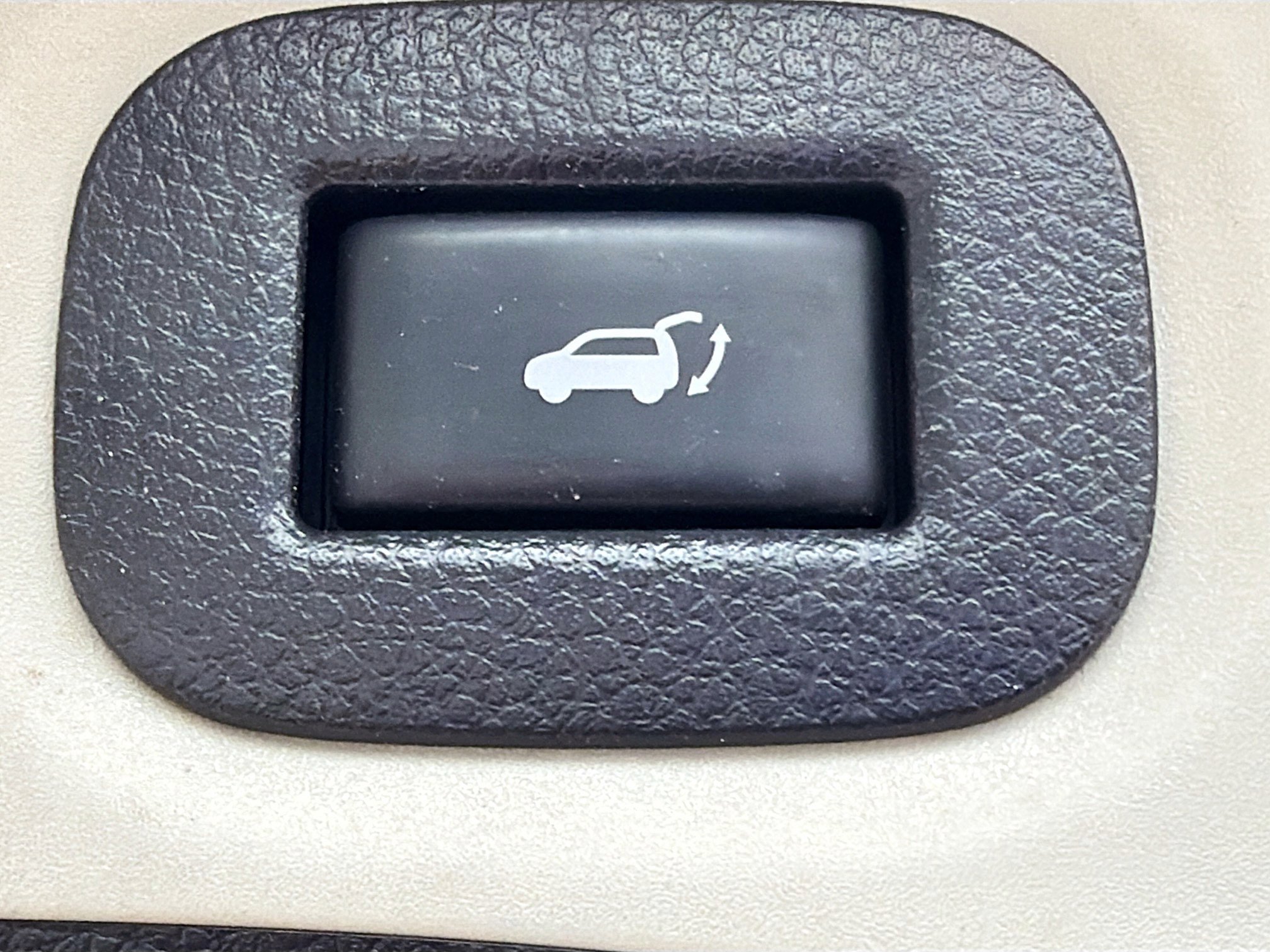 Used 2018 Nissan Rogue SV image 13