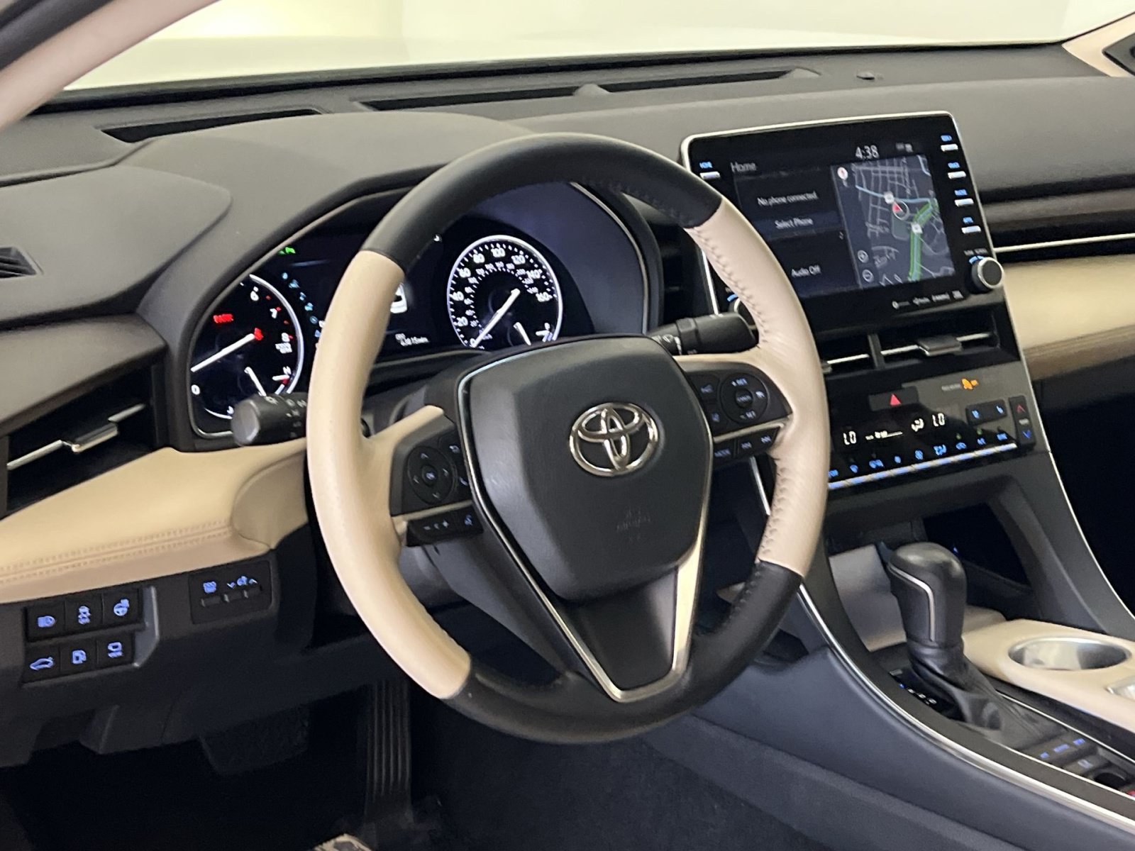 Used 2020 Toyota Avalon Limited w/ Advanced Safety Package FWD image 15
