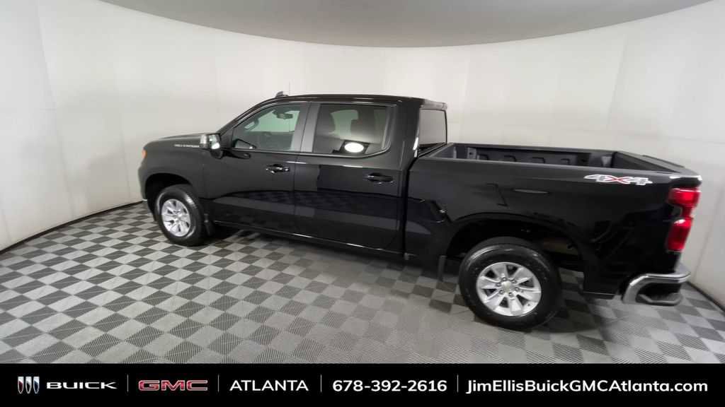 Used 2025 Chevrolet Silverado 1500 LT image 7