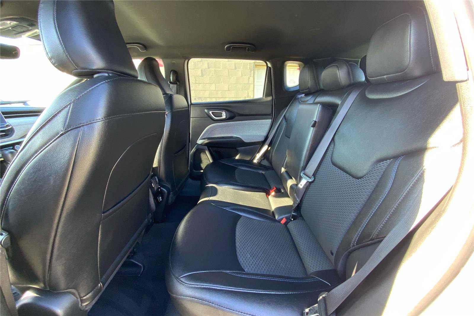 Used 2024 Jeep Compass Latitude AWD/4WD image 11