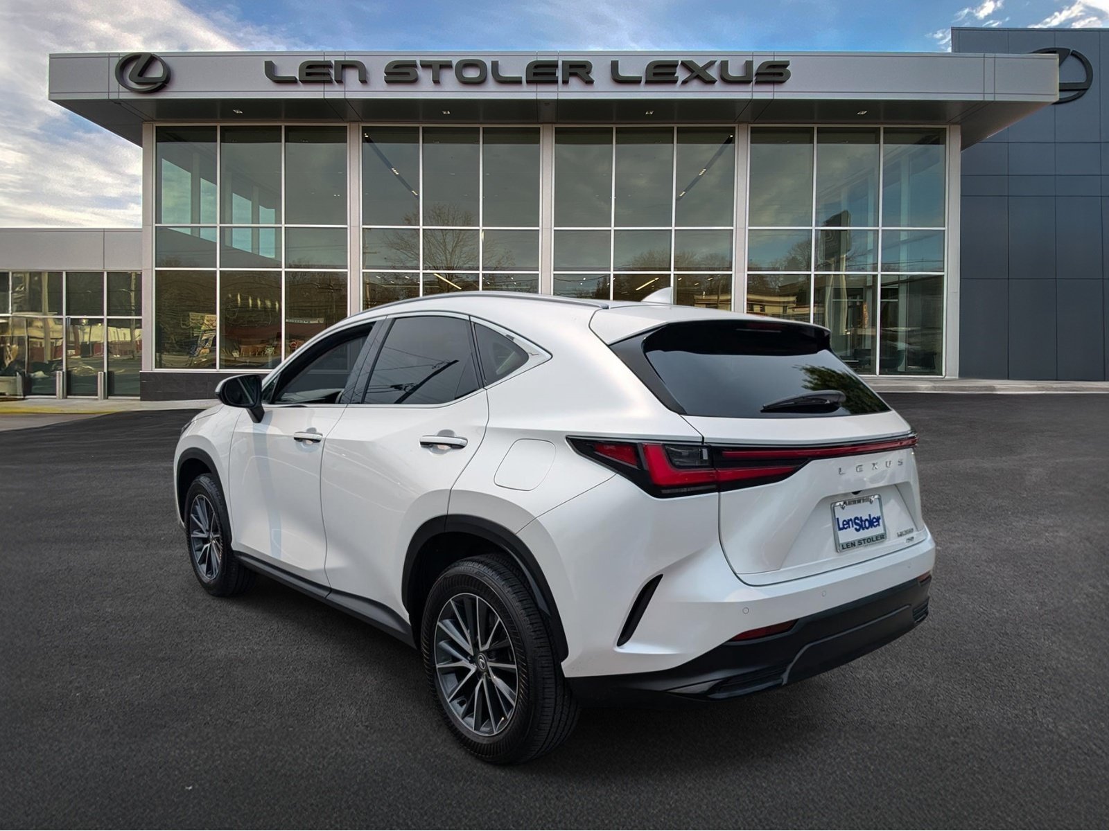 Certified 2025 Lexus NX 350 AWD w/ Accessory Package (2T) image 5