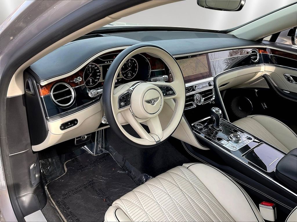 Used 2022 Bentley Flying Spur V8 AWD/4WD image 17
