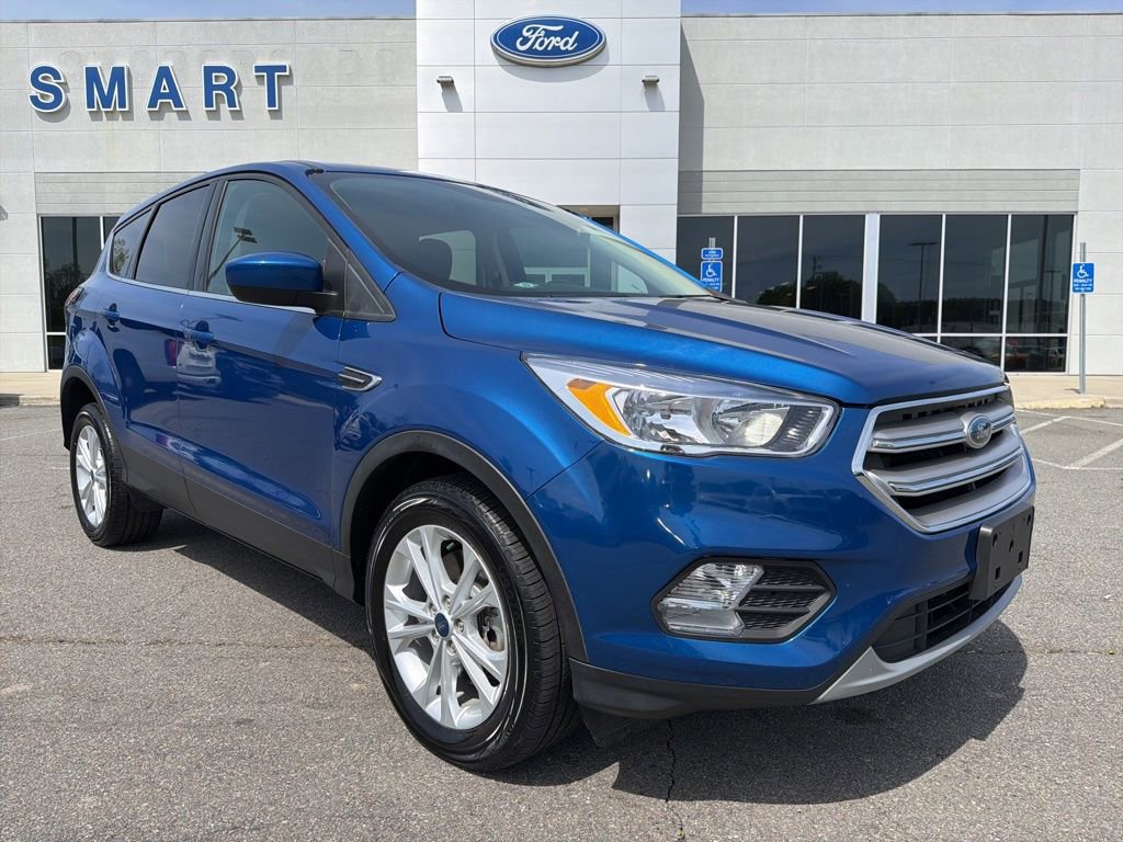 Used 2019 Ford Escape SE image 1