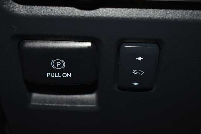 Used 2023 Ford Expedition Max XLT image 18