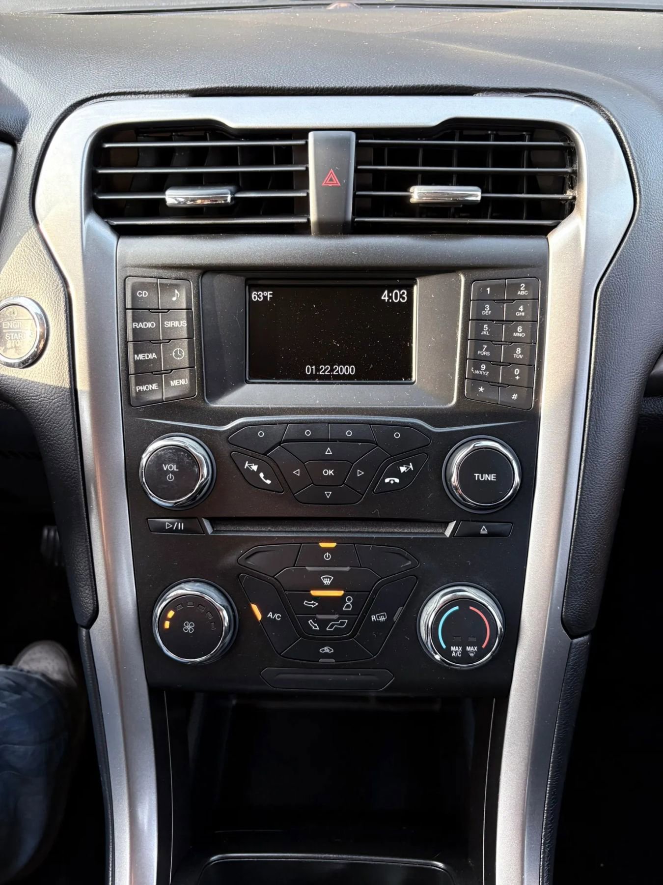 Used 2017 Ford Fusion SE image 26