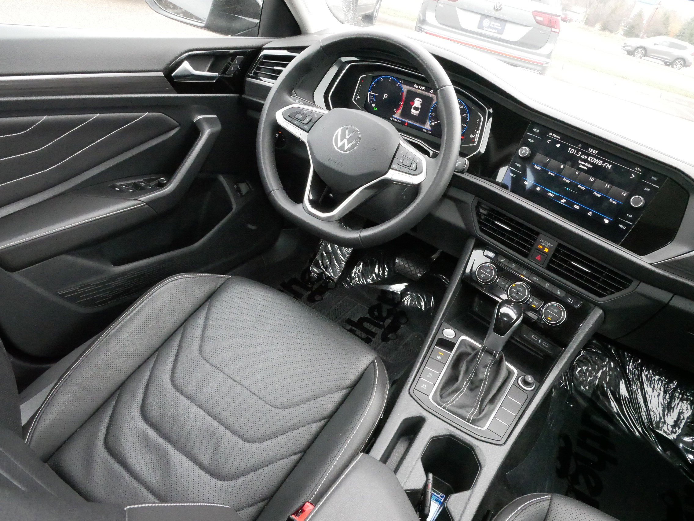 Certified 2024 Volkswagen Jetta SEL image 9