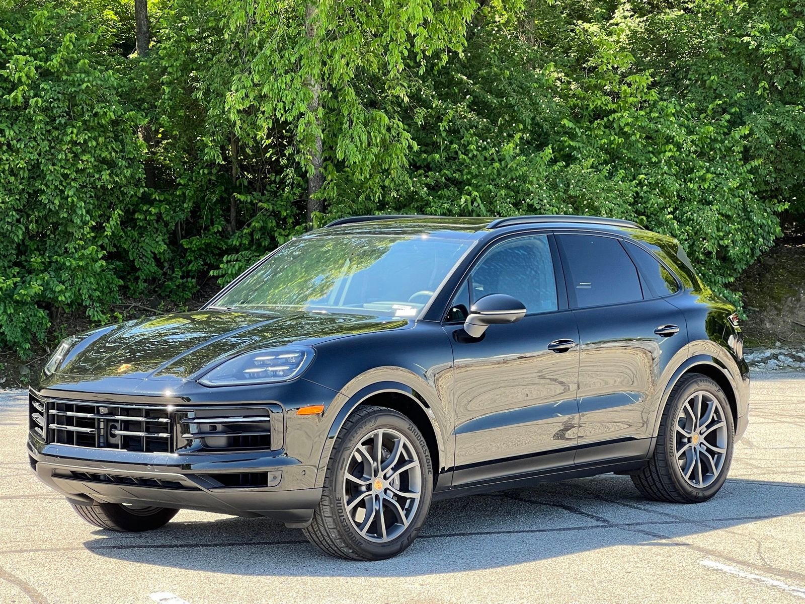 Certified 2024 Porsche Cayenne AWD/4WD image 2