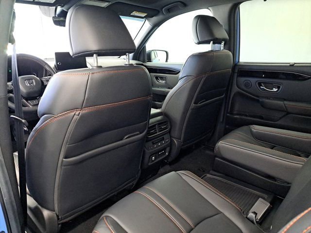 Certified 2025 Honda Pilot TrailSport image 13