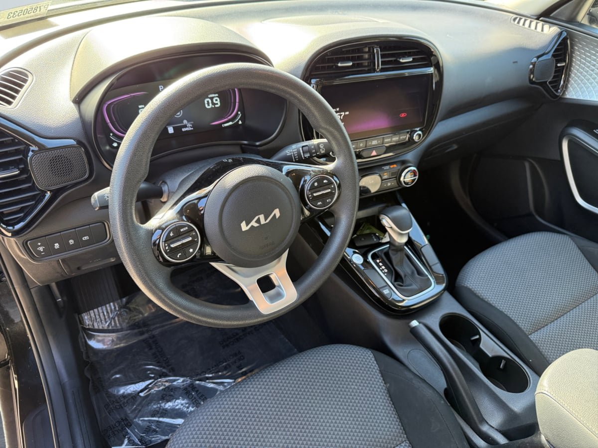 Used 2023 Kia Soul S image 14