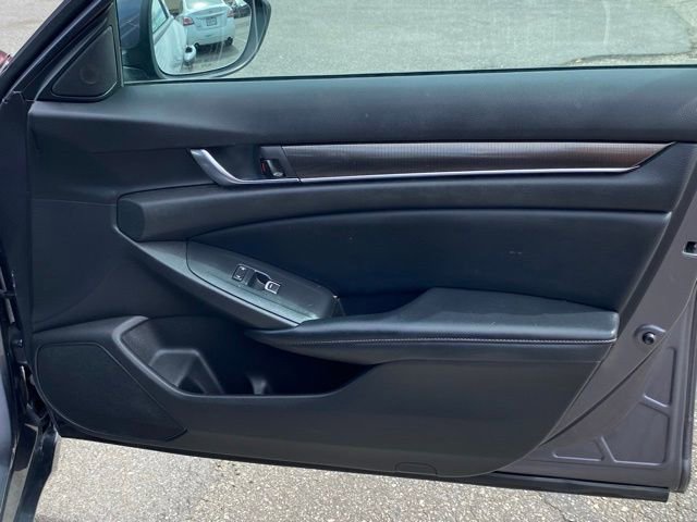 Used 2018 Honda Accord Sport image 16