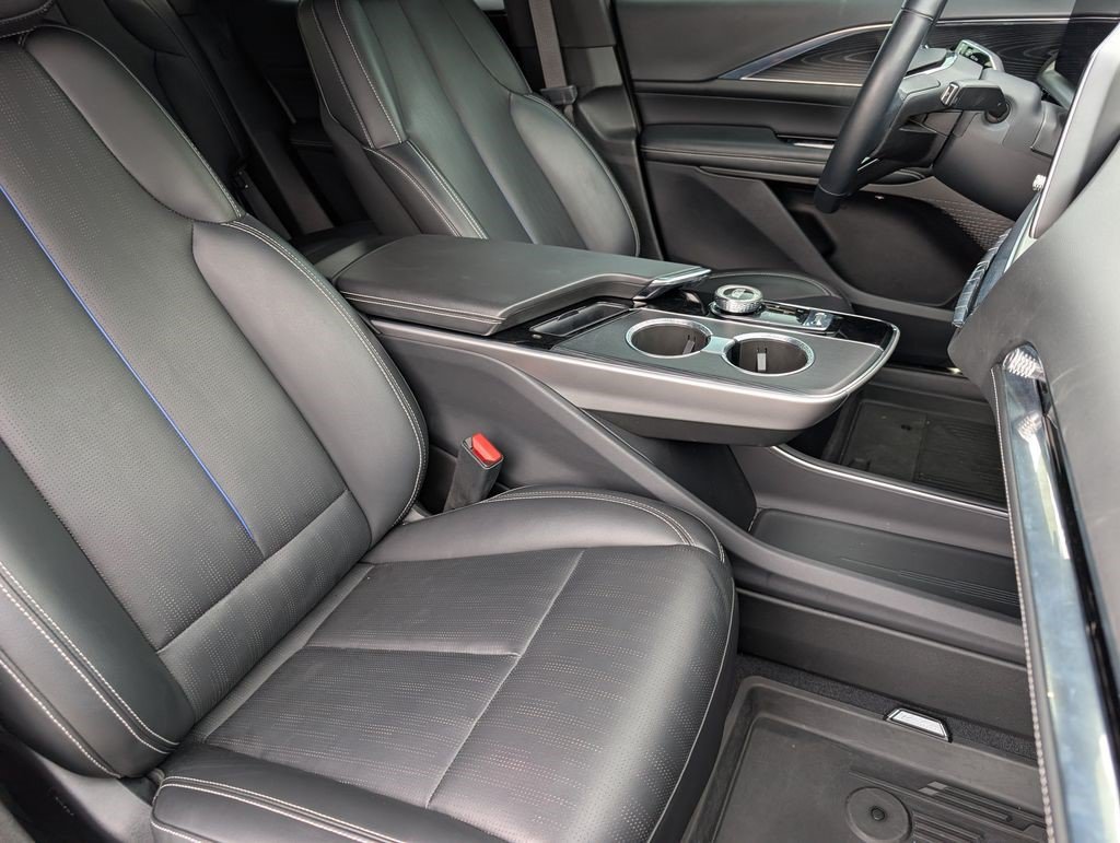 Certified 2024 Cadillac Lyriq Sport AWD/4WD image 20