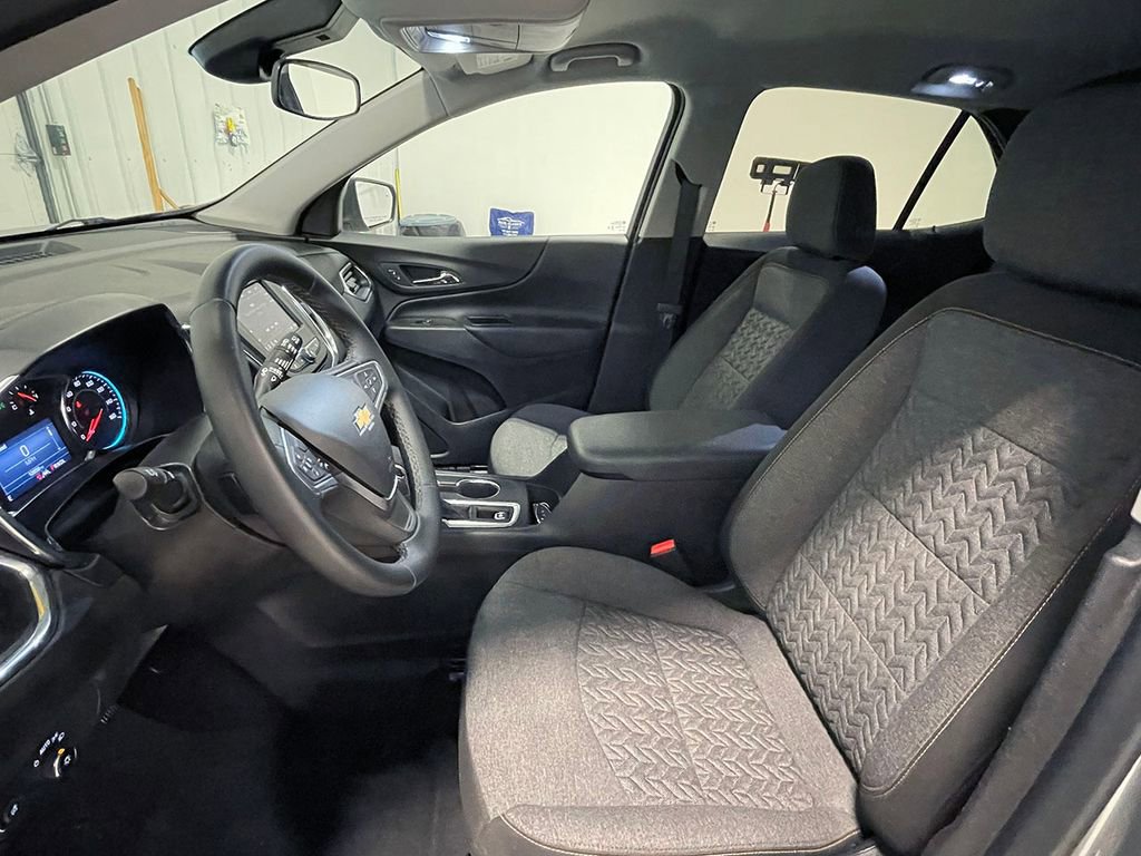 Used 2023 Chevrolet Equinox LT image 3