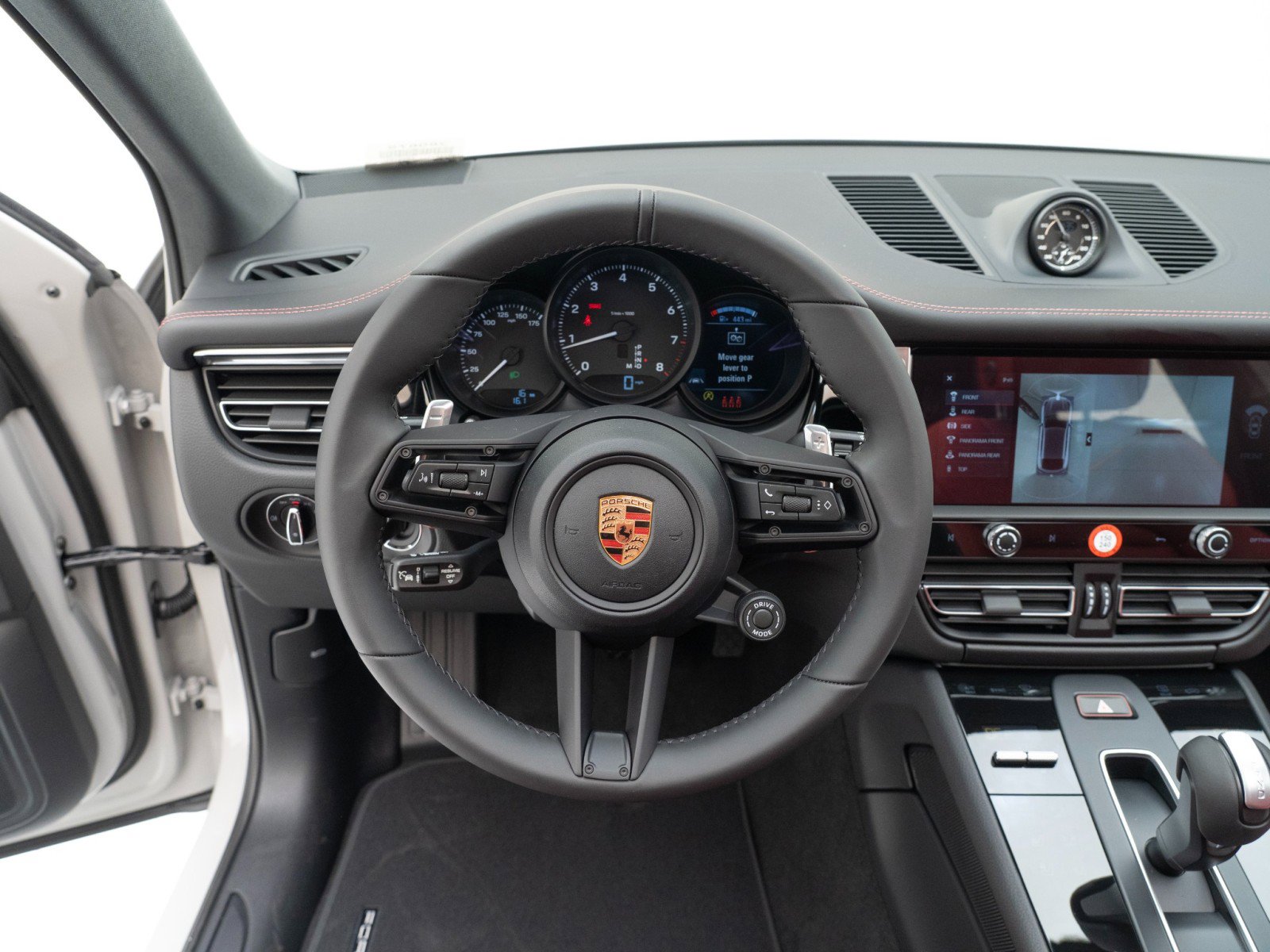 New 2026 Porsche Macan image 32