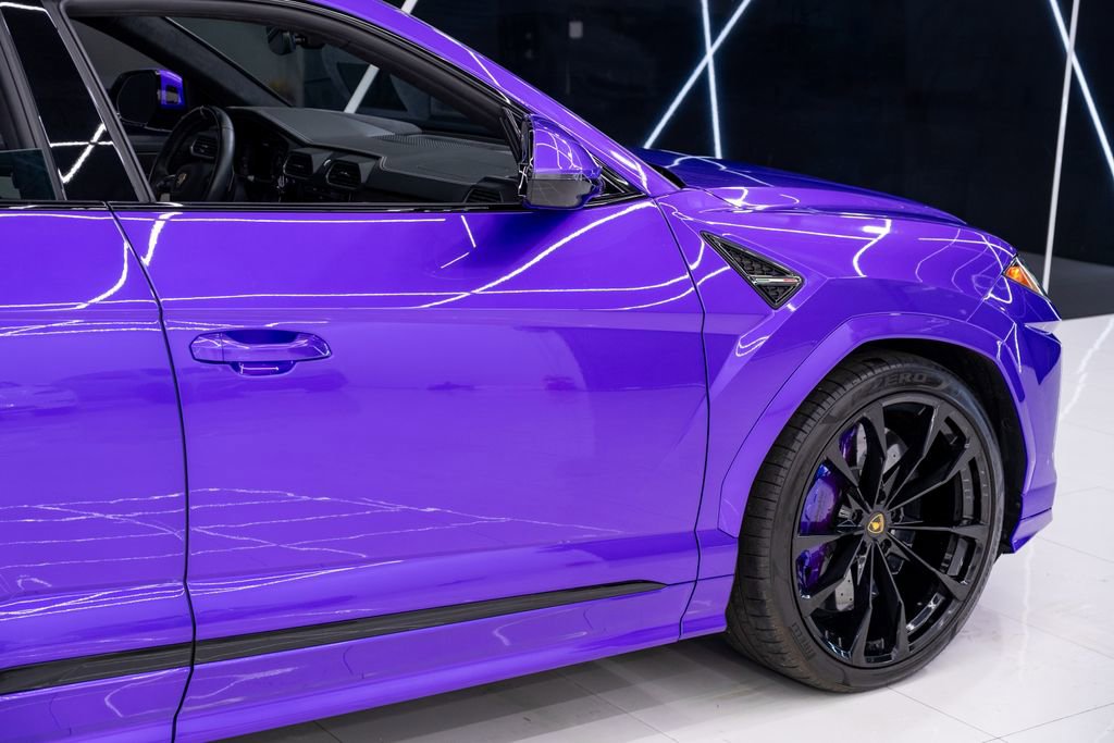 Used 2022 Lamborghini Urus image 13