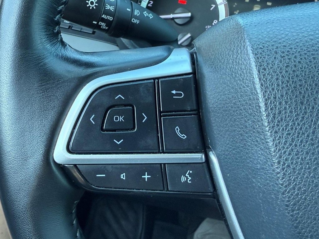 Certified 2022 Toyota Highlander XLE image 21