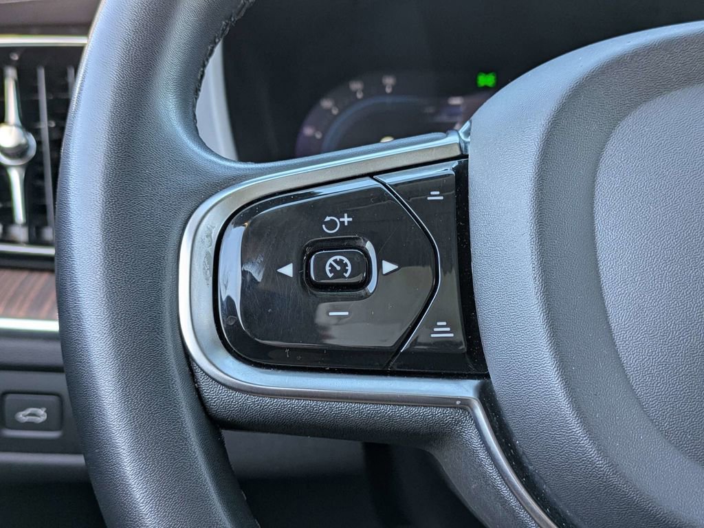 Used 2023 Volvo XC60 B5 Ultimate image 27