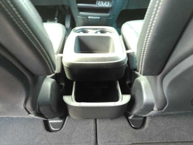 Used 2025 Chrysler Pacifica Select image 28