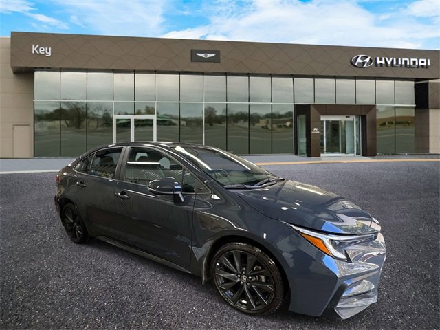 Used 2024 Toyota Corolla SE w/ SE Premium Package image 5