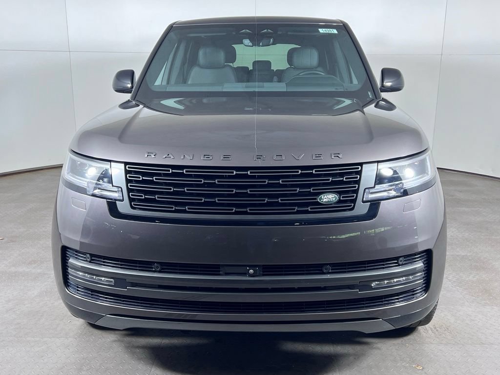 Used 2024 Land Rover Range Rover SE AWD/4WD image 2