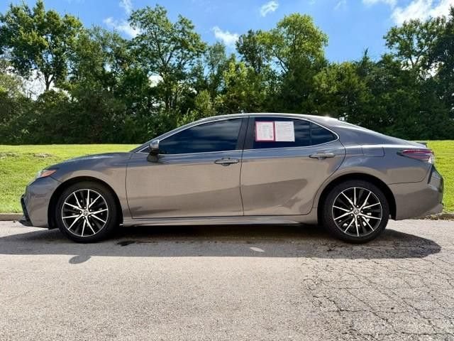 Certified 2021 Toyota Camry SE FWD image 2